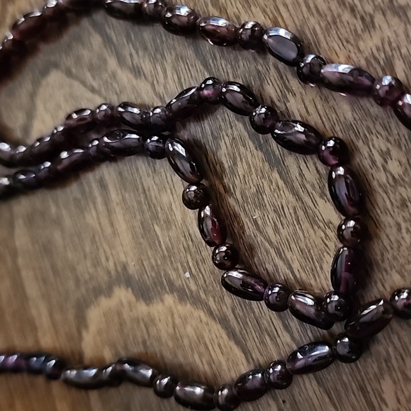 Natural Polished Red Garnet Bead Necklace - Picture 4 of 4